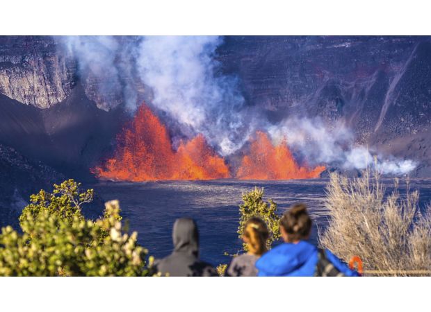 Amazing images of lava spewing from Hawaii's Kilauea volcano.