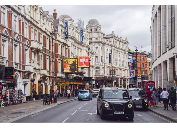 Car drives into crowd in central London on Christmas morning