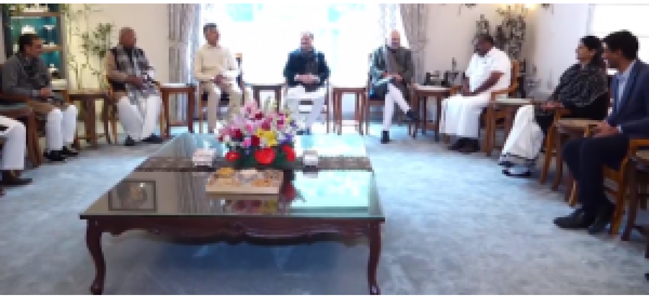 Leaders of NDA, such as Amit Shah and Chandrababu Naidu, gather at BJP chief's home for meeting.