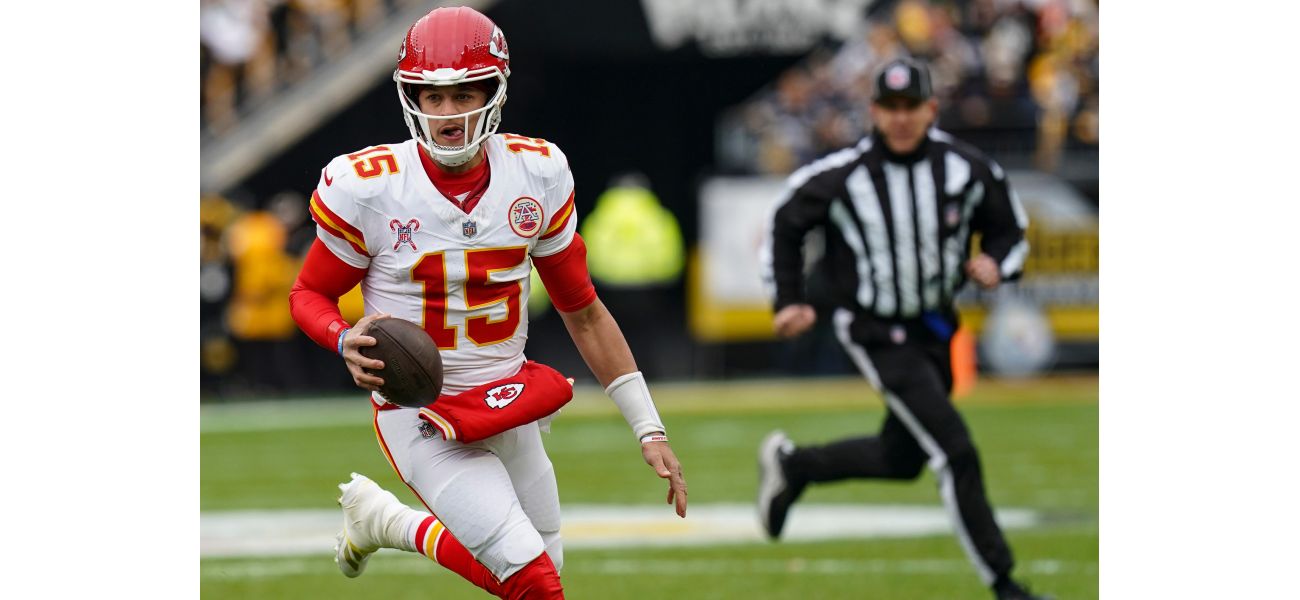 Mahomes leads Chiefs to top AFC seed with 3 TDs, easily defeating struggling Steelers 29-10.