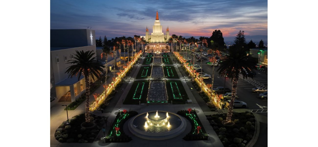 Pictures of festive holiday gatherings in the Bay Area and beyond.
