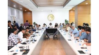 A group from Tollywood met with the Telangana CM regarding the controversy surrounding 'Pushpa 2.'