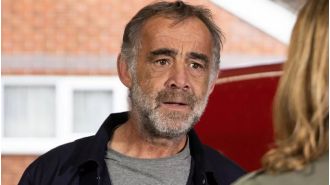 Iconic Coronation Street star battles cancer in powerful upcoming plot.