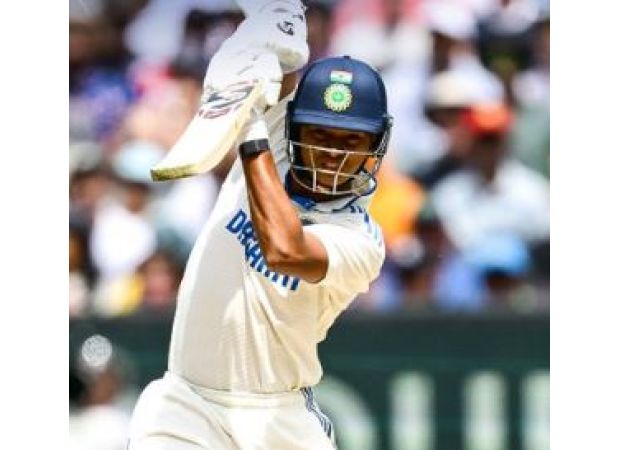 India trailing Australia by 423 runs with 8 wickets in hand at the tea break.