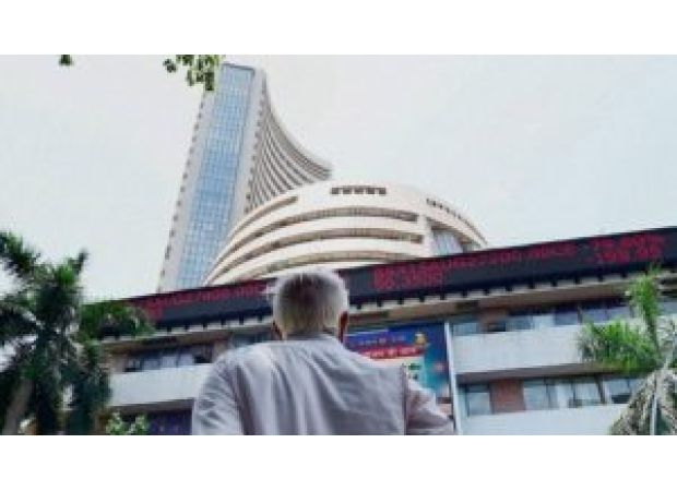 Stock markets rise due to demand for bank and auto stocks.