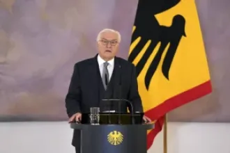 German president calls for new election on Feb 23 after dissolving parliament.