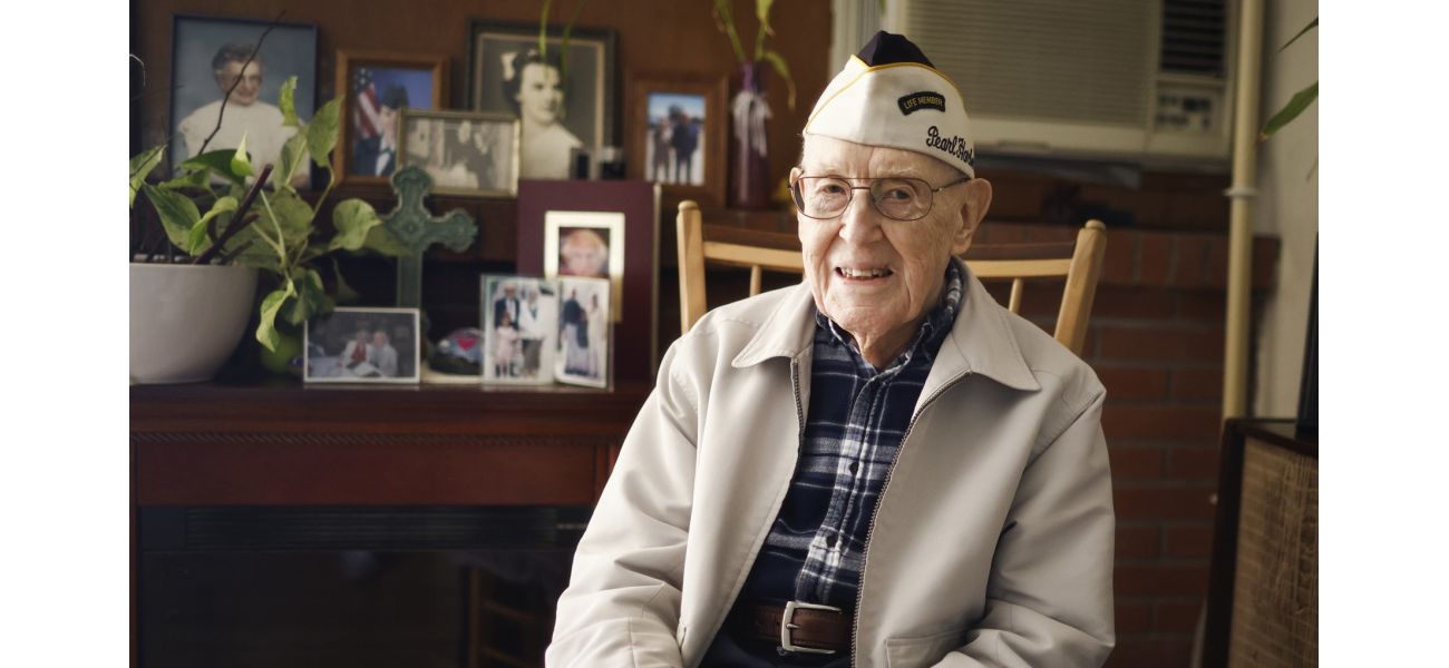 A 105-year-old survivor of the Pearl Harbor attack has passed away.