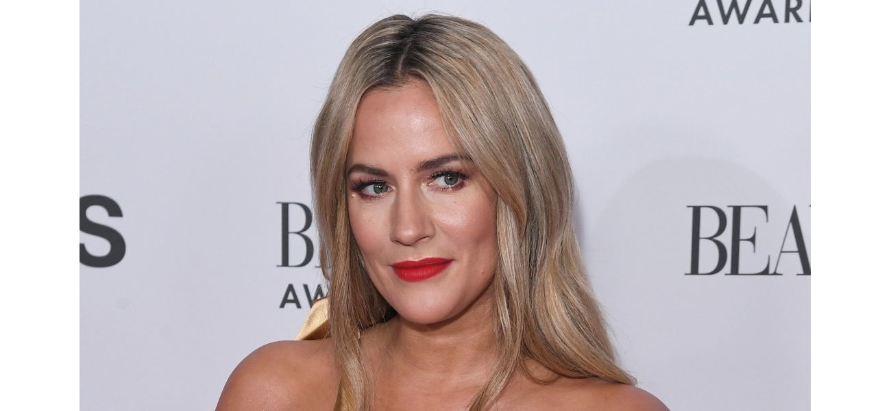 Friends of Caroline Flack defend her against her mother's hurtful inquiries.
