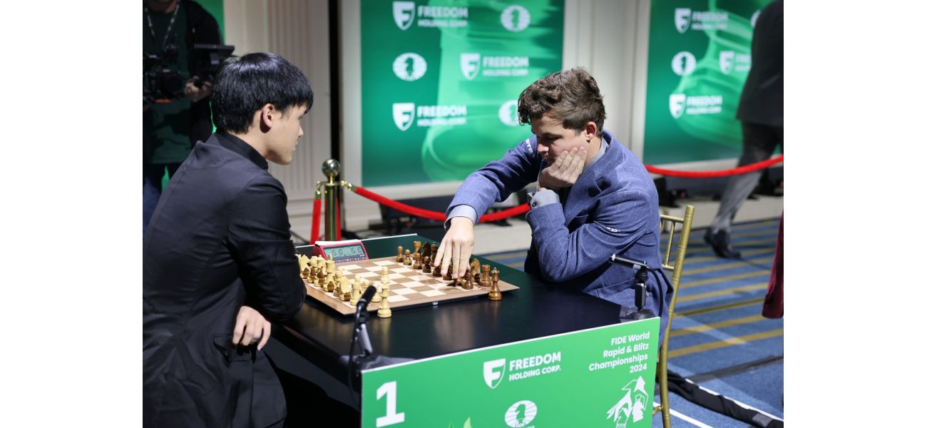 Top chess player Magnus Carlsen leaves competition when asked to change pants.