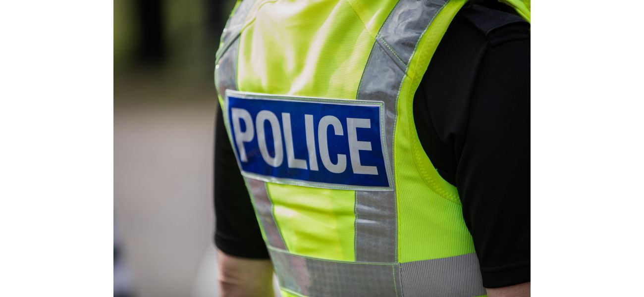 Cop caught texting sexual messages to 14-year-old girl.
