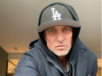 Former popstar from the 2000s looks completely different after 19 years and is now sober.