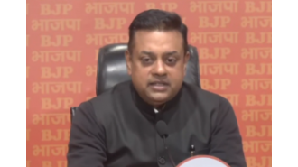 BJP accuses Rahul Gandhi of politicizing Manmohan Singh's funeral.