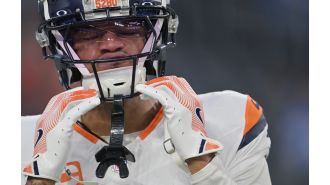 Wil Lutz scores 3 points for the Broncos with a 30-yard field goal against the Bengals.