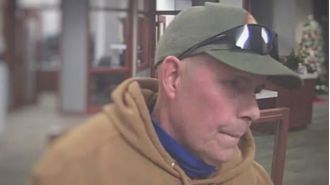 Failed bank robber tries note with illegible handwriting