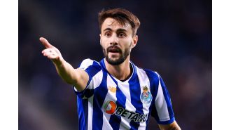 Porto coach slams Fabio Vieira for being dropped from Arsenal's squad.