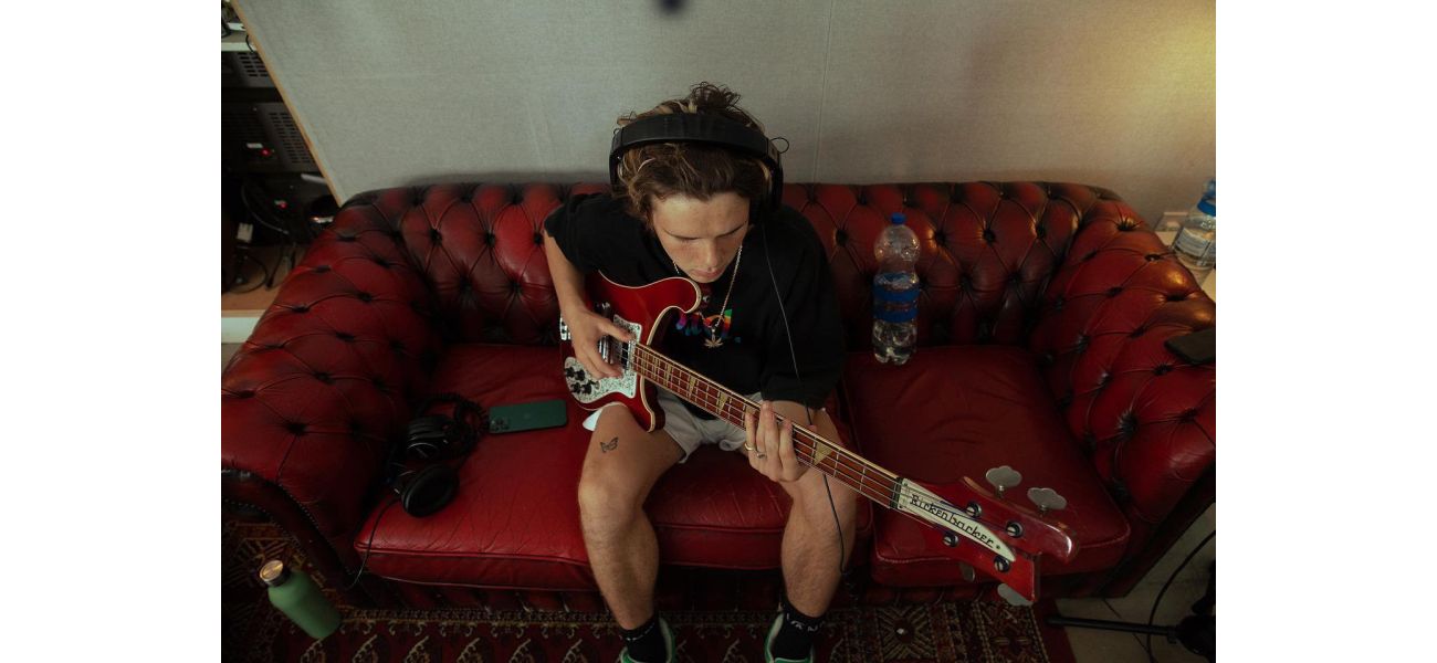 Cruz Beckham praised for unexpected new song, compared to Oasis.