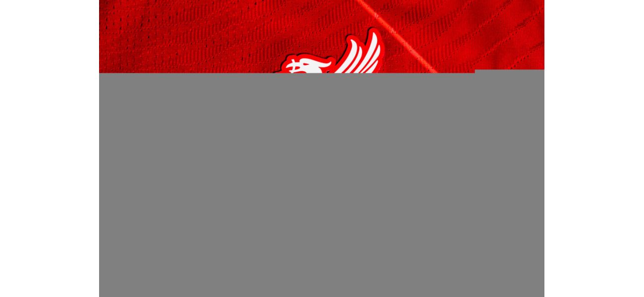 Soccer player from England wants to join Liverpool, following rumors of potential moves to Chelsea and Newcastle.