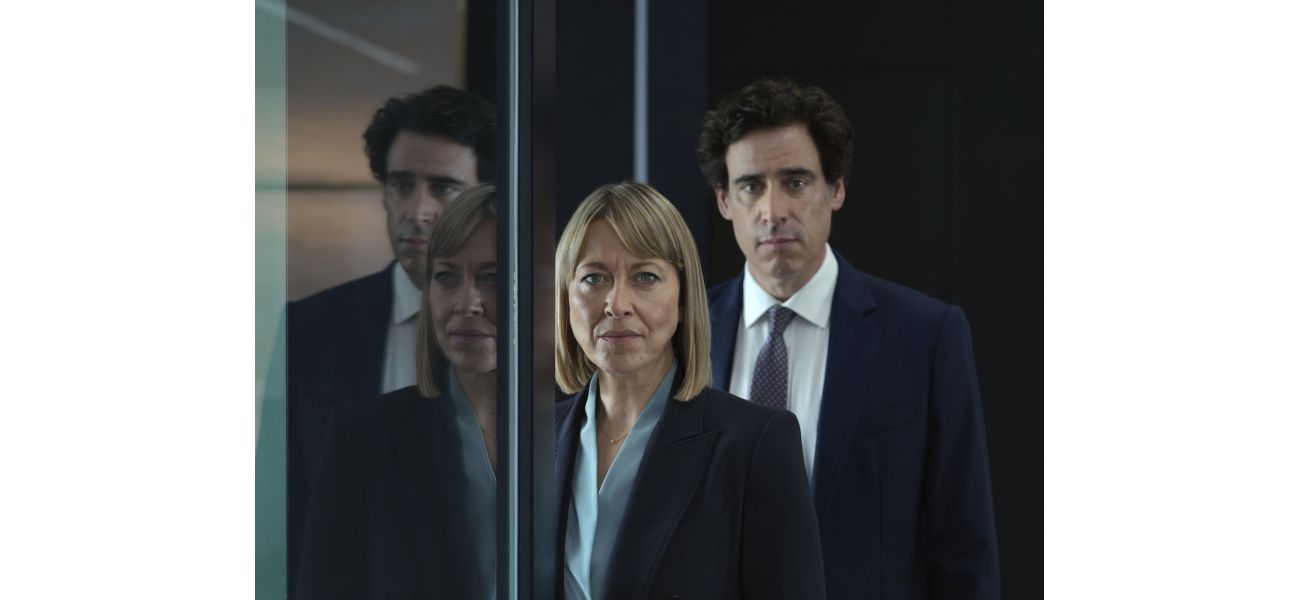 Actress Nicola Walker says people often wish she had handled their divorce.