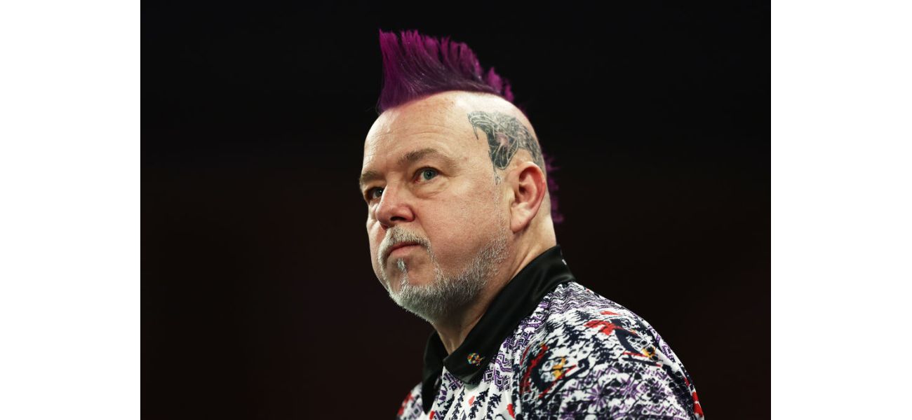 Peter Wright beats Luke Humphries to advance in World Darts Championship.