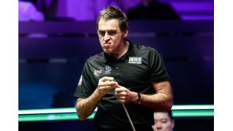 Top snooker player Ronnie O'Sullivan believes that he would lose to one of his rivals if they were both playing at their peak.