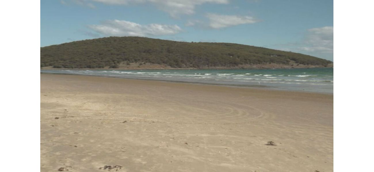 Man died saving four kids from rough sea in Tasmania.