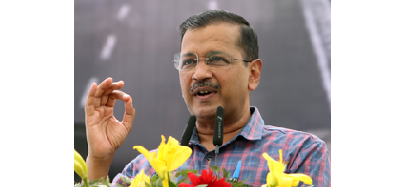 Kejriwal promises to provide monthly salary of Rs 18,000 to temple and gurdwara priests if AAP is re-elected.