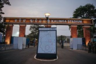 Criticism aimed at state govt for Kalinga Stadium parking issues.