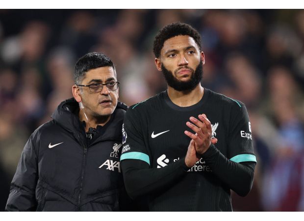 Joe Gomez will be out for a long time, according to Arne Slot.