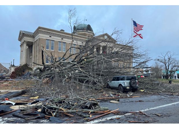 4 dead as tornado-producing storm system swept through southern U.S.