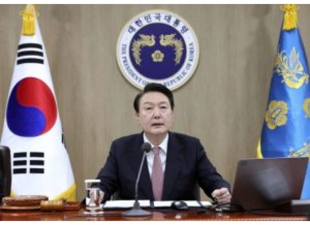 South Korea wants to arrest impeached President Yoon as part of an investigation into martial law.