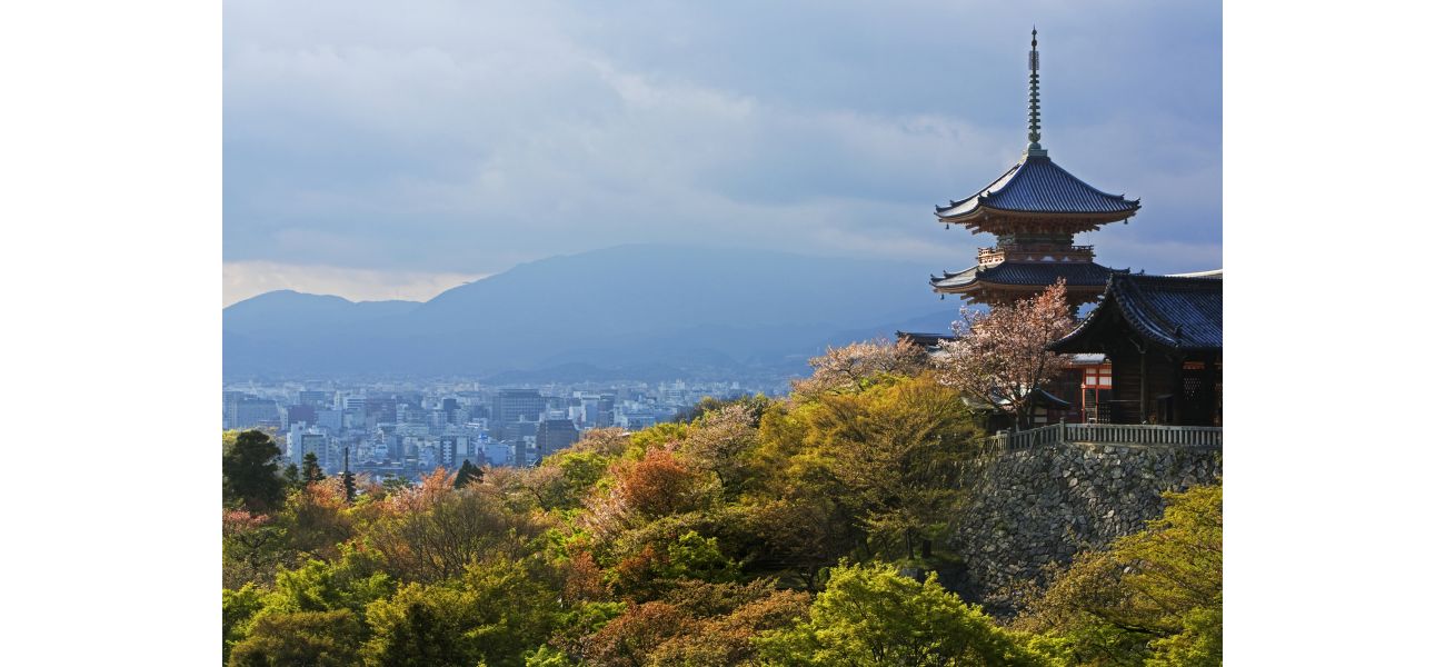 City once called 'beautiful' now compared to hell due to influx of tourists.