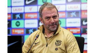 Barcelona considering surprise transfer for Arsenal player as his future remains uncertain.