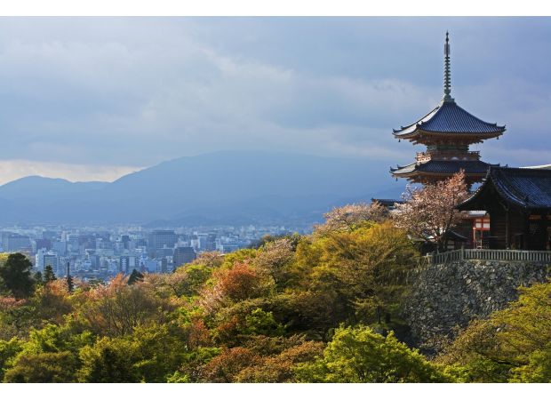 City once called 'beautiful' now compared to hell due to influx of tourists.