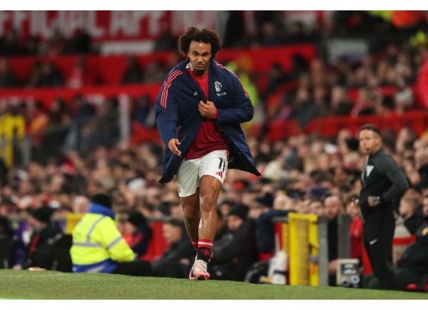 Manchester United fans at Old Trafford showed no mercy towards Joshua Zirkzee, subjecting him to harsh treatment.