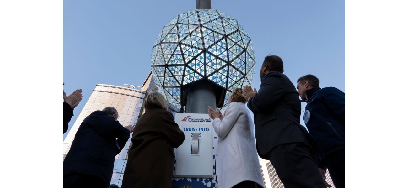 The ball for New Year's Eve in Times Square undergoes its last test before the event.
