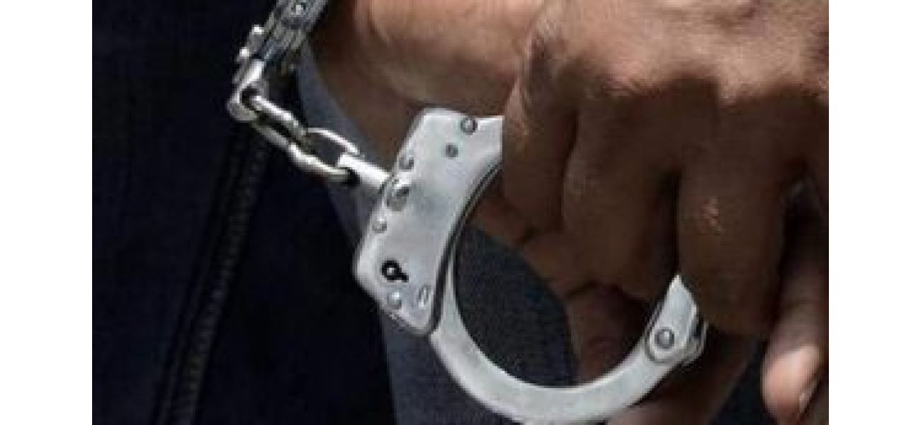 Police in Odisha detain a couple who pretended to be daughter and son-in-law of Prime Minister's Principal Secretary.