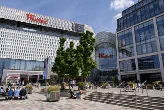 Check out the opening hours for popular UK shopping centers on New Year's Day.