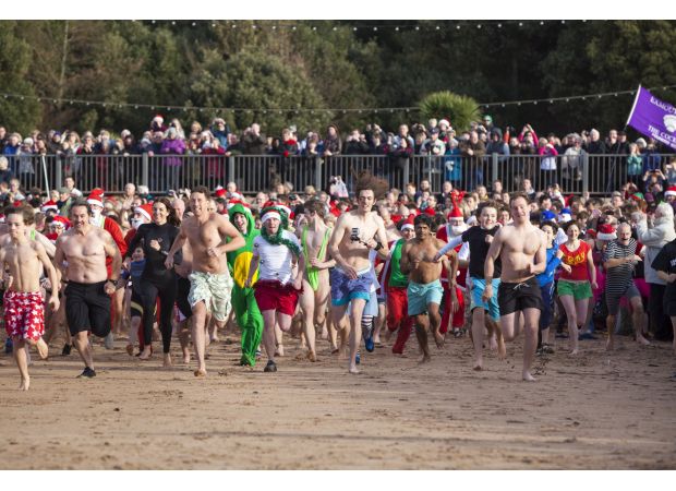 The science of Boxing Day and New Year's dips that keeps people coming back.