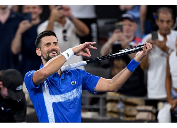 Tennis player Novak Djokovic teases coach Andy Murray about his frequent injuries.