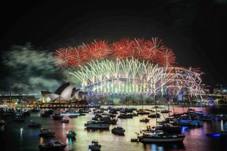One million individuals gather in Sydney's harbor to celebrate the start of 2025.