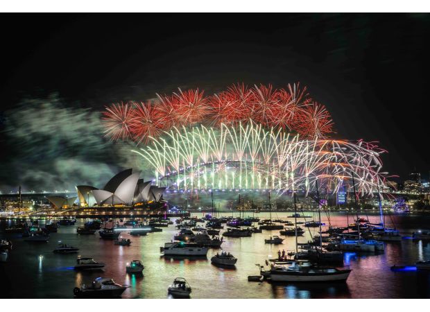 One million individuals gather in Sydney's harbor to celebrate the start of 2025.
