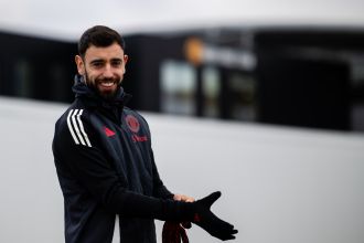 Get the latest team news and predicted lineup for the Liverpool vs Manchester United match, including updates on injuries.
