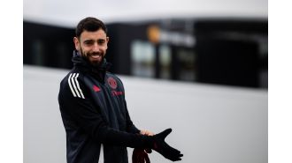 Get the latest team news and predicted lineup for the Liverpool vs Manchester United match, including updates on injuries.