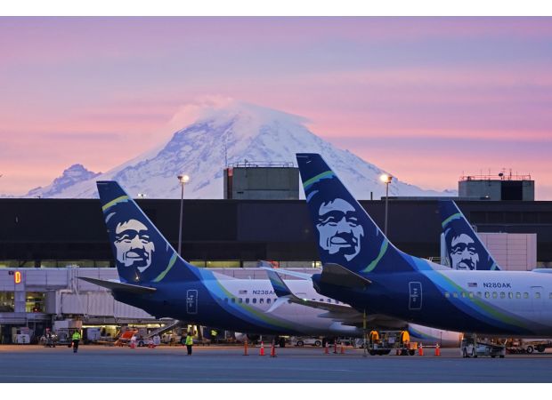 Toxic fumes force Hawaiian flight to turn back to Seattle.