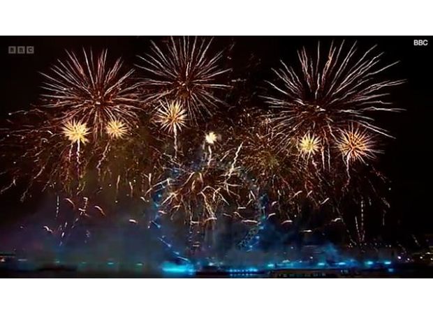 Fans of Liam Payne were emotional when they spotted a tribute to a deceased singer in London's New Year's Eve firework display.