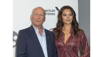 Bruce Willis' wife refuses to let his dementia diagnosis bring them down, showing strength in a New Year's update.