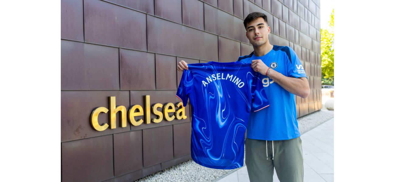 Argentina legend praises young Chelsea player Aaron Anselmino and predicts a bright future for him.