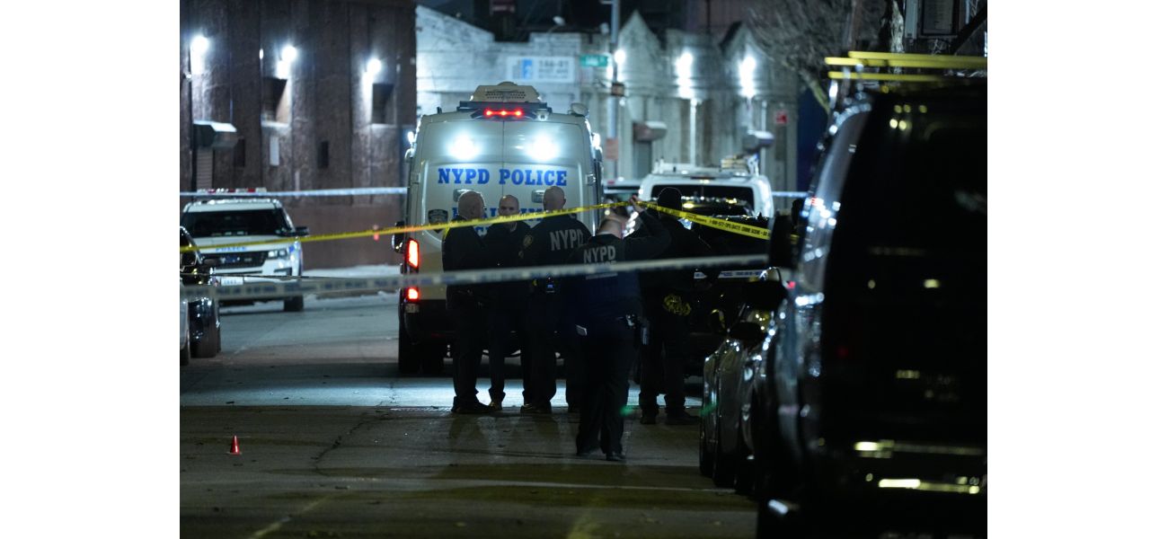 11 people injured in shooting outside nightclub