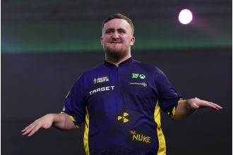 Luke Littler advances to World Darts Championship semi-finals by emulating Chelsea legend.