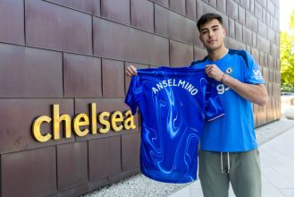 Argentina legend praises young Chelsea player Aaron Anselmino and predicts a bright future for him.